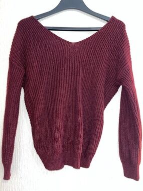 Women’s V-Neck Knit Sweater - Burgundy